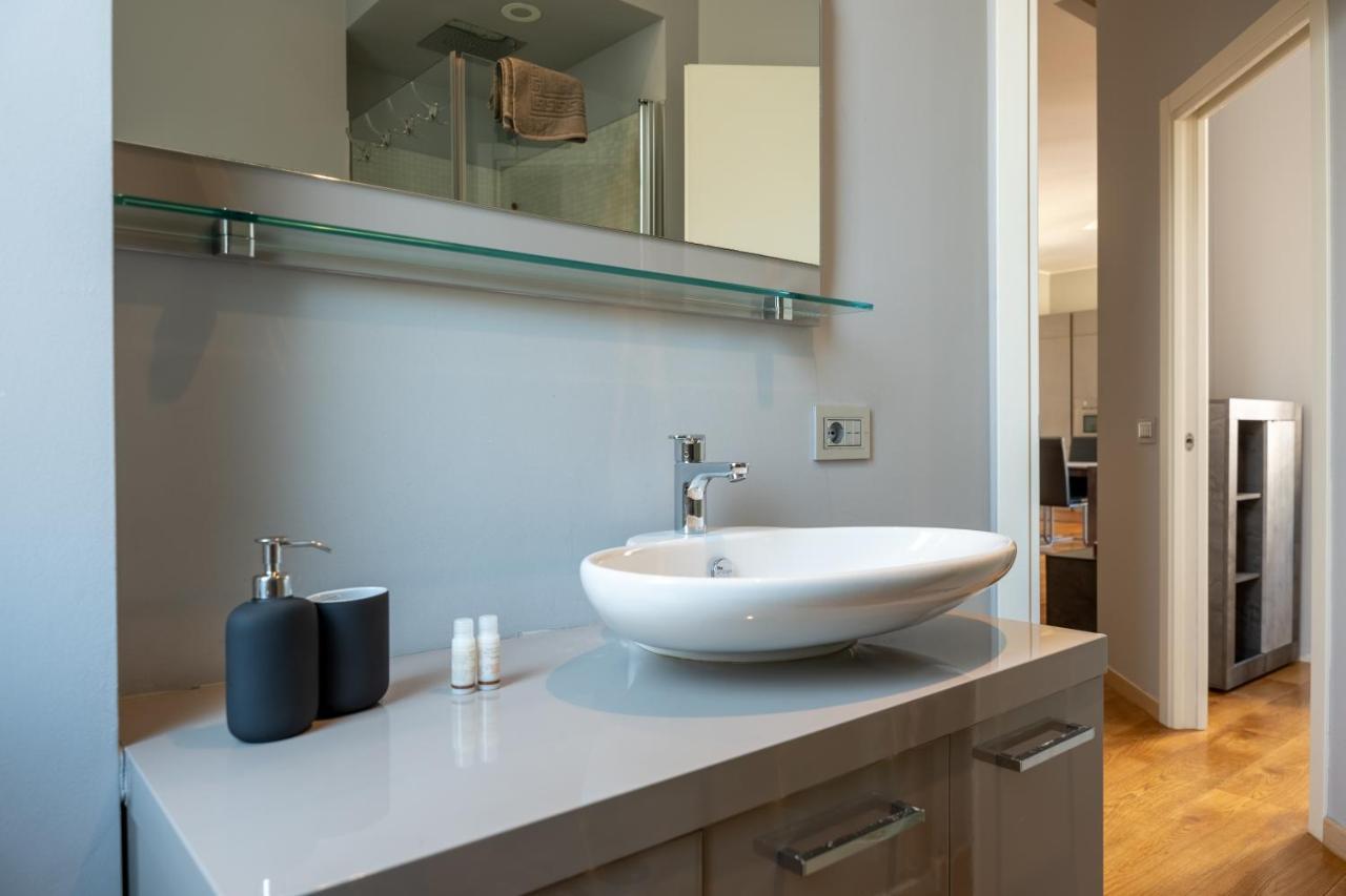 5 Min Duomo Luxury Home In Brera Design District Milano Ngoại thất bức ảnh
